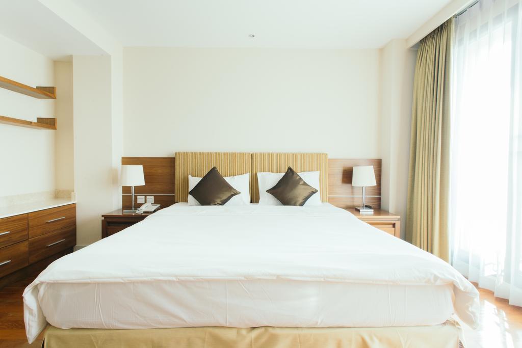 בנגקוק Thomson Residence Hotel מראה חיצוני תמונה