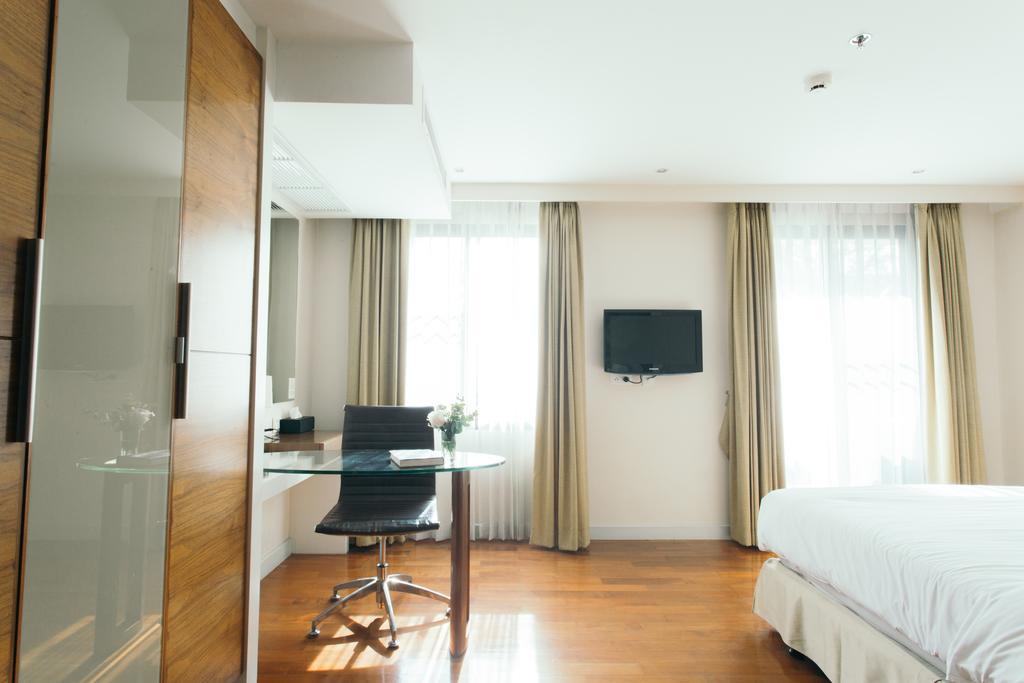 בנגקוק Thomson Residence Hotel מראה חיצוני תמונה