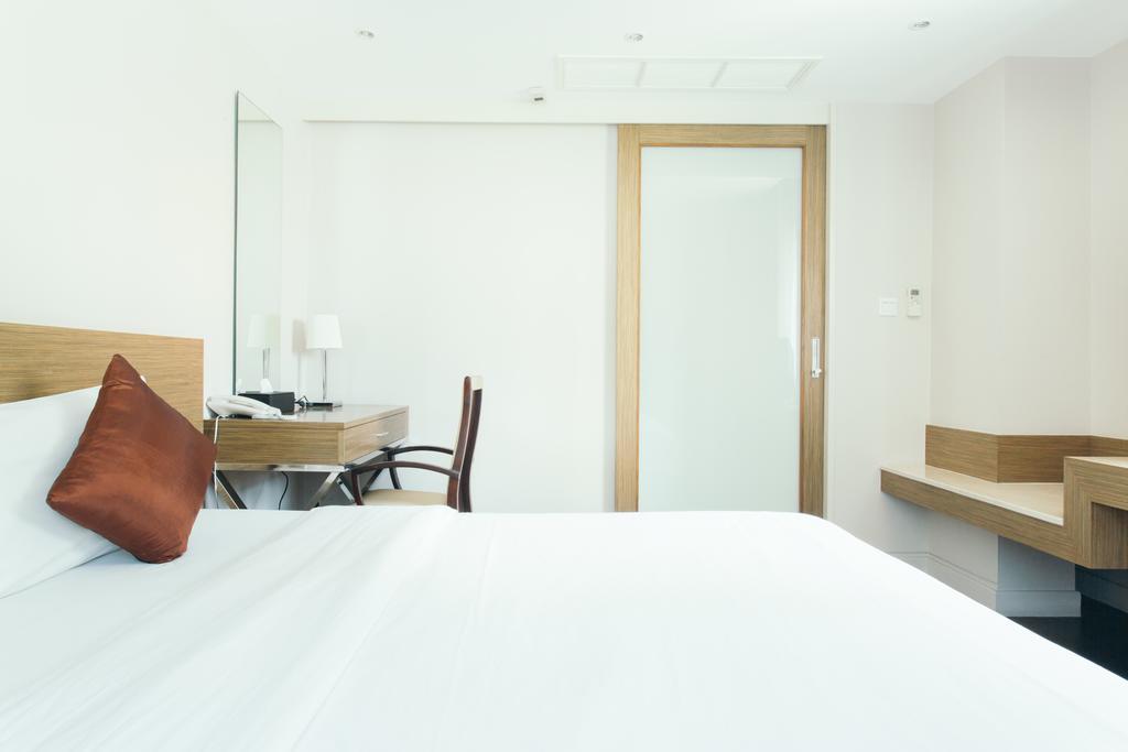 בנגקוק Thomson Residence Hotel מראה חיצוני תמונה