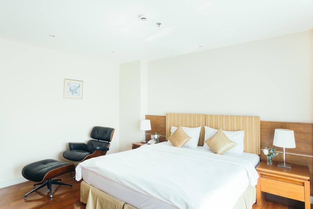 בנגקוק Thomson Residence Hotel מראה חיצוני תמונה