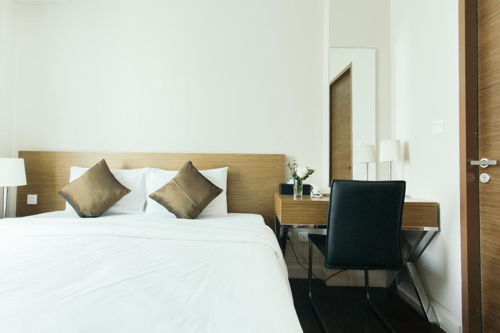 בנגקוק Thomson Residence Hotel מראה חיצוני תמונה